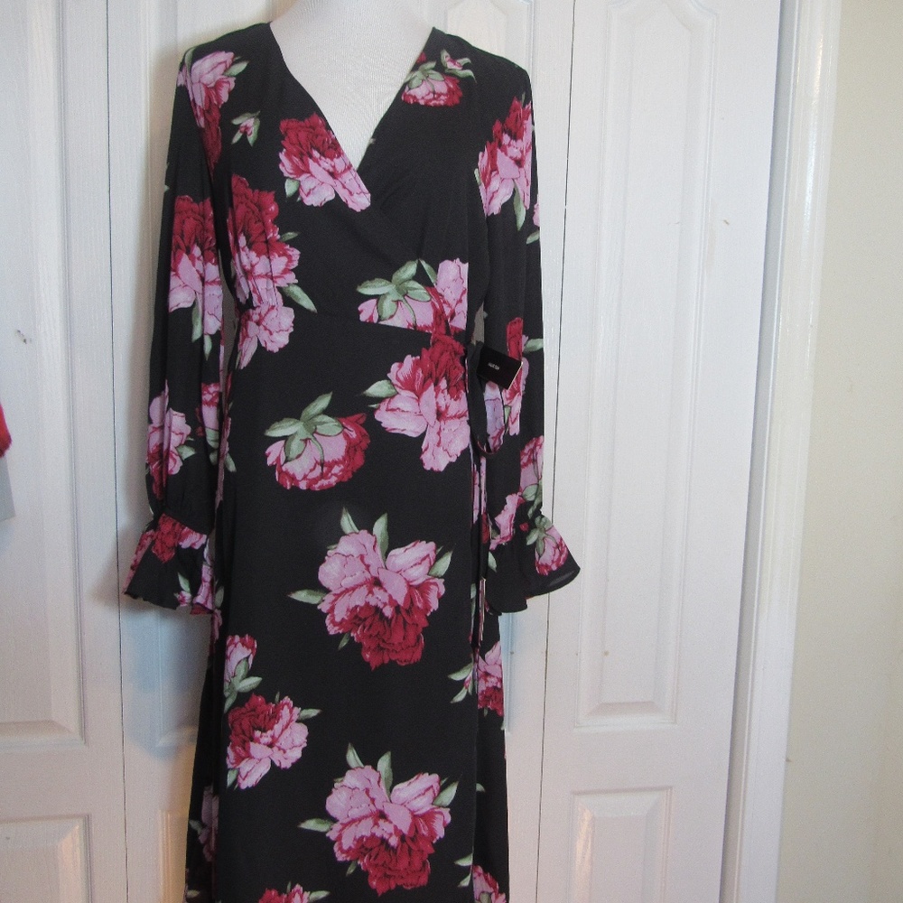 Lulu's NWT Wrap  Floral Print Dress
